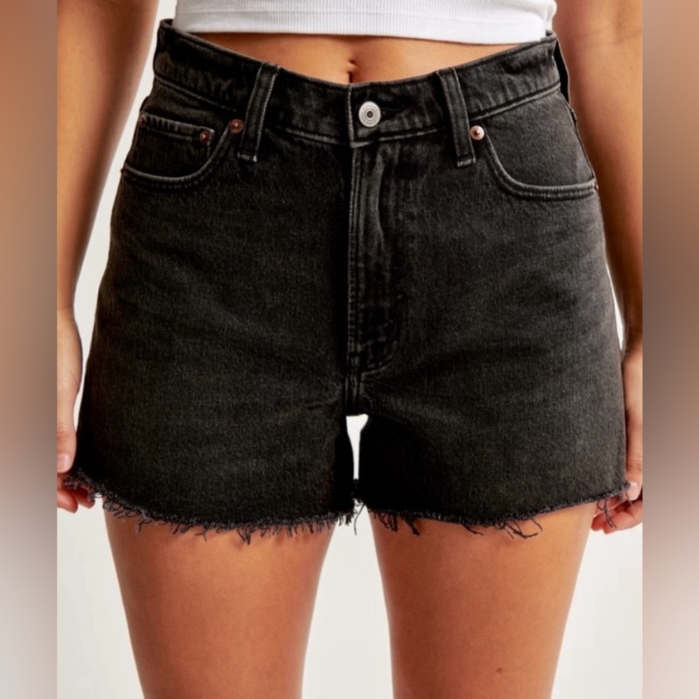Abercrombie & Fitch Women’s The 90’s Relaxed Cutoff Shorts High Rise Size 22 NWT
